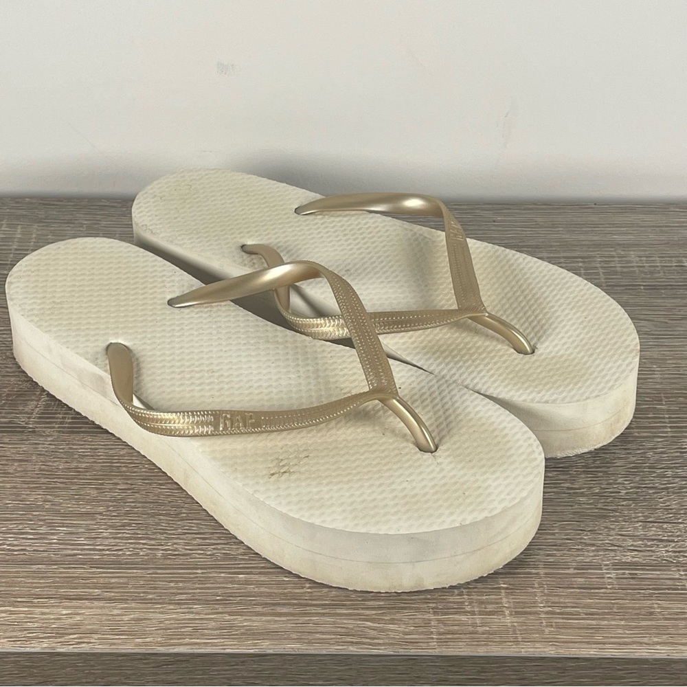 Y2K Old Navy Platform Flip Flops Thong Sandals - Size 9